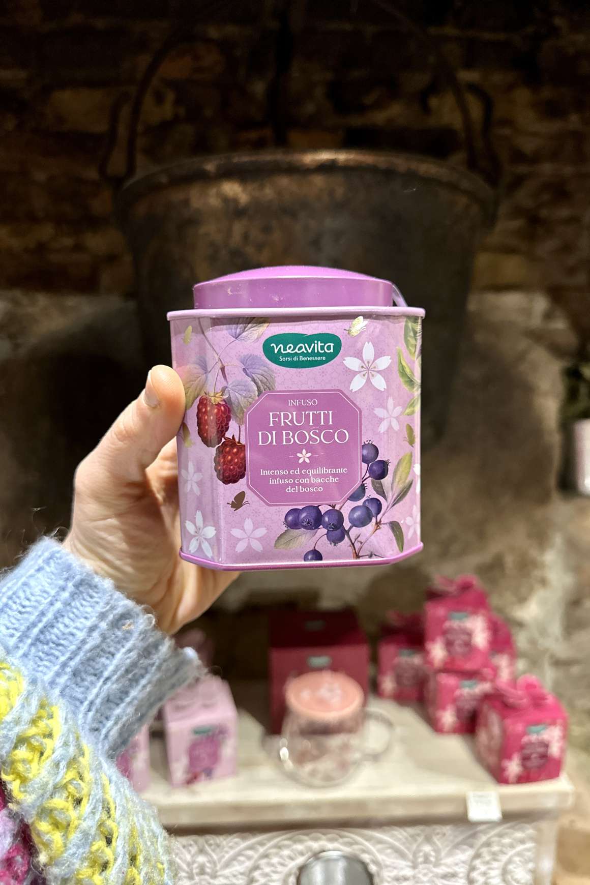 Infuso frutti di Bosco latta 120gr NEAVITA | Acquista Online Erba Mistica